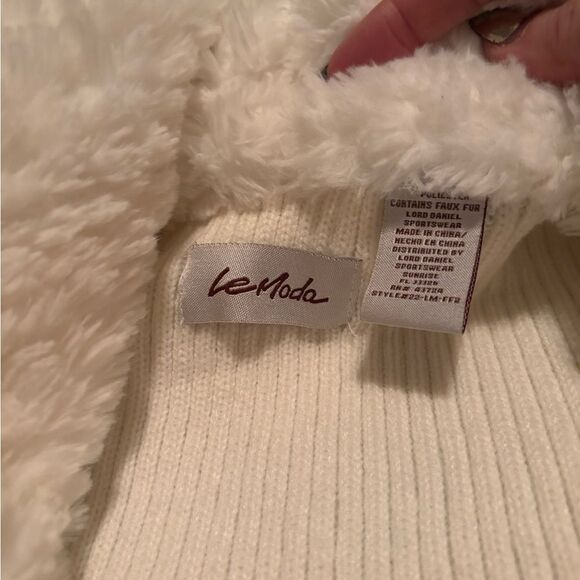 Lemoda White Faux Fur Jacket - Picture 2 of 3